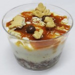 Banoffee με βάση από τραγανή βάφλα και πραλίνα